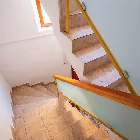 Studio-apartman Dejan Bakar