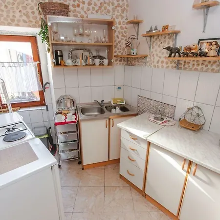 Studio-apartman Dejan Daire