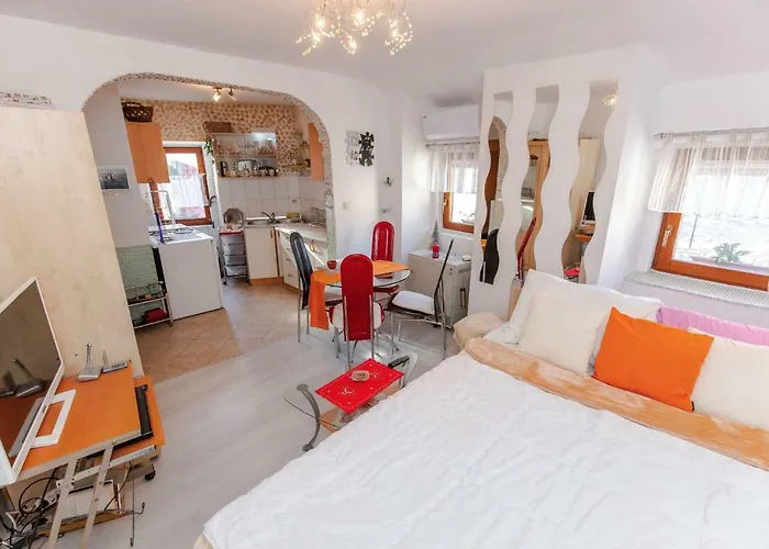 Studio-apartman Dejan *